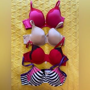 Cacique 42C Bras - Excellent condition - Lot of 4